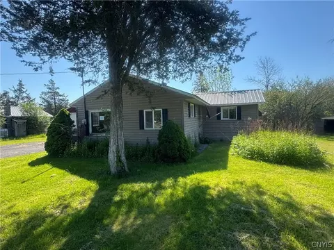 10462 Grandjean Rd, Henderson, NY 13650
