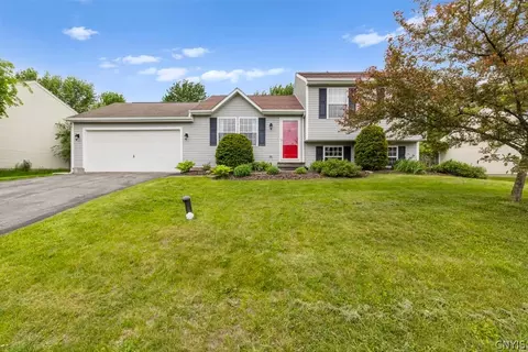 5717 Boulia Dr, Clay, NY 13041