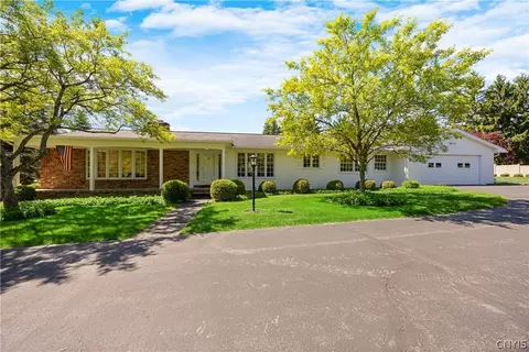 18 Clarmar Rd, Fayetteville, NY 13066