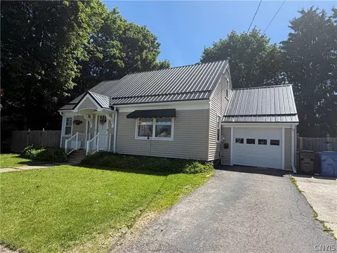 25 Yong St, Cortland, NY 13045