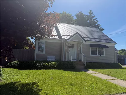 25 Yong St, Cortland, NY 13045