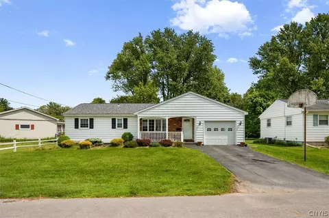 8 Perimeter Rd, Whitestown, NY 13492