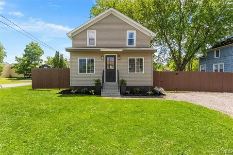 5444 Baldwin St, Brewerton, NY 13029