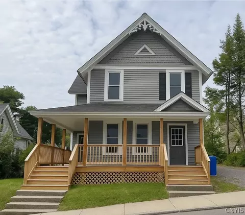 31 Clayton Ave, Cortland, NY 13045