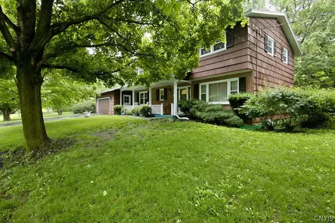 119 Stanwood Ln, Manlius, NY 13104