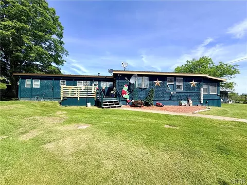 34777 Clayton Center Rd, Clayton, NY 13624