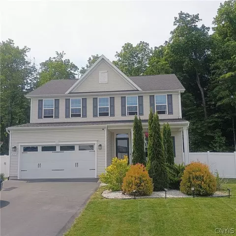 8597 Cobalt Dr, Cicero, NY 13039