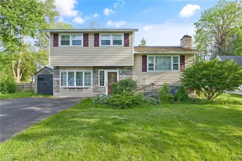 6268 Lakeshore Rd, Cicero, NY 13039