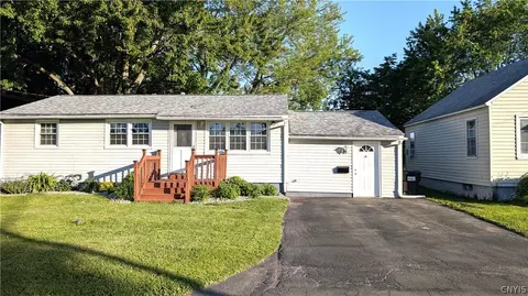 113 Pinkerton St, Salina, NY 13088
