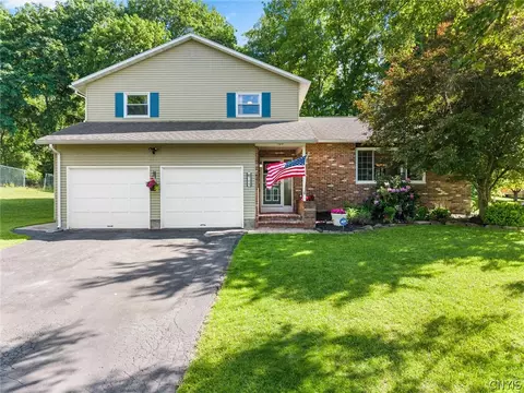 709 Winkworth Pkwy, Syracuse, NY 13215