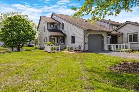 125 Summerhaven Dr S, East Syracuse, NY 13057