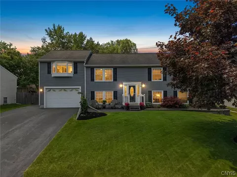 6249 Wynmoor Dr, Cicero, NY 13039