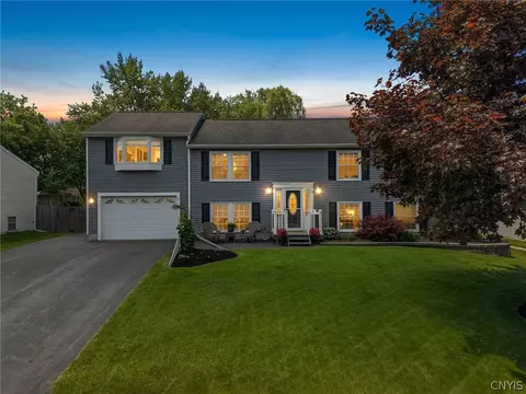 6249 Wynmoor Dr, Cicero, NY 13039