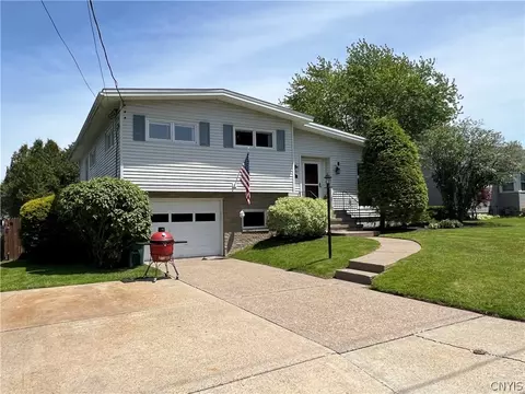 15 Gregory St, Oswego, NY 13126