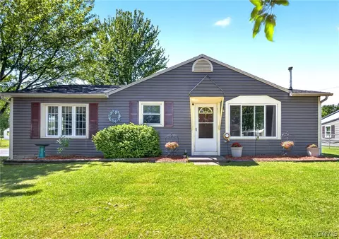 7953 Eisenhower Blvd, Bridgeport, NY 13030