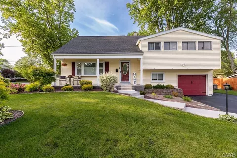 4 Alder Ln, Liverpool, NY 13090