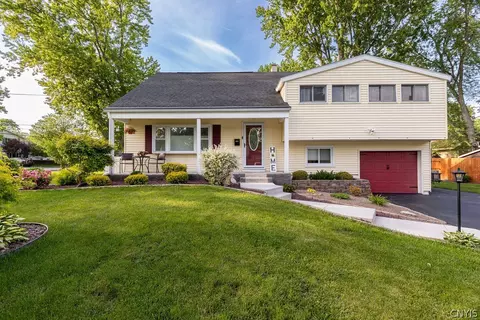 4 Alder Ln, Liverpool, NY 13090