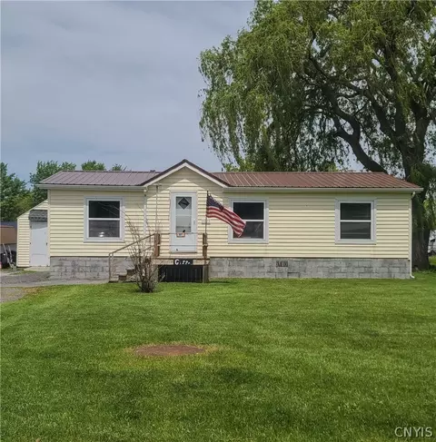 1071 Pine St, Cape Vincent, NY 13618