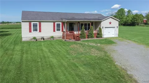 694 S James St, Cape Vincent, NY 13618