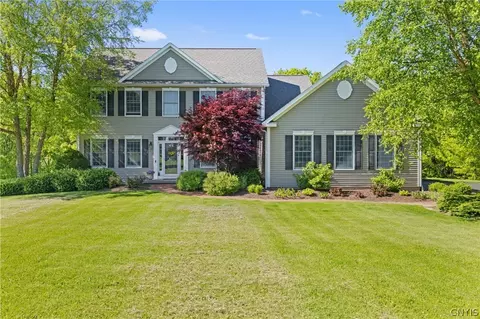 7 Calemad Dr, Skaneateles, NY 13152