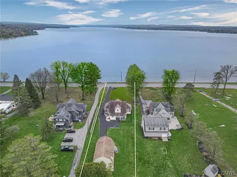 6790 E Lake Rd, Owasco, NY 13021
