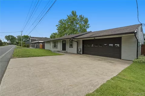 290 County Route 37, Central Square, NY 13036