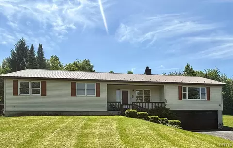 4111 Cook Farm Rd, Lafayette, NY 13078