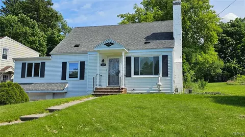 117 Kimberly Dr W, Syracuse, NY 13219