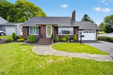 115 Marian Dr, Geddes, NY 13219