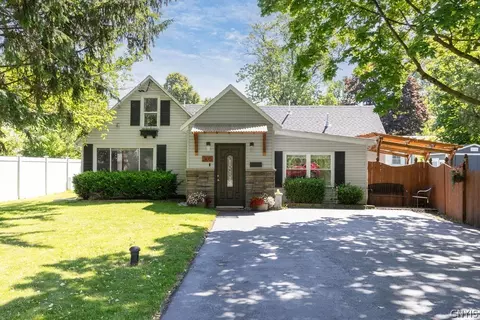 305 Gordon Ave, Salina, NY 13211