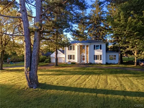 27 White Bridge Rd, Owasco, NY 13021