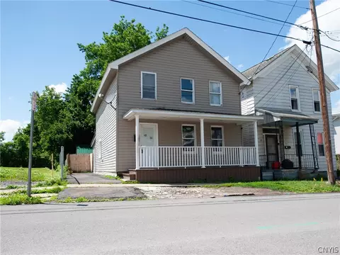 22 Schuyler St, Utica, NY 13502
