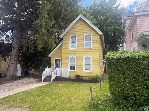 121 Maurice Ave, Syracuse, NY 13207