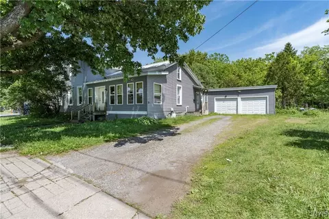 9 Clay St, Adams, NY 13605