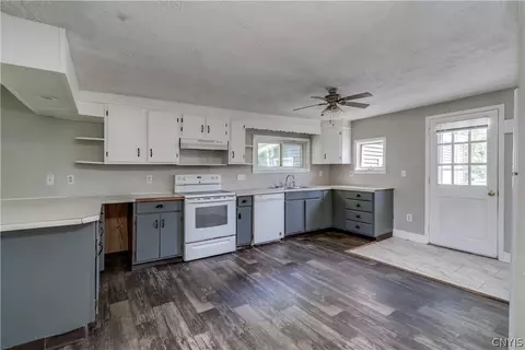 9 Clay St, Adams, NY 13605