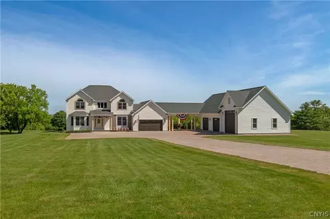 8925 Tibbitts Rd, New Hartford, NY 13413