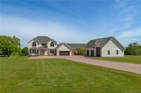 8925 Tibbitts Rd, New Hartford, NY 13413