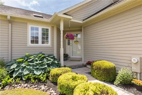 8441 Marco Ln, Lysander, NY 13027