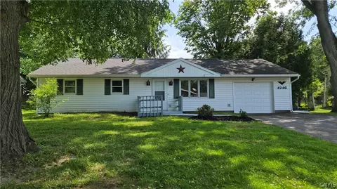 4246 Aurora, Liverpool, NY 13090