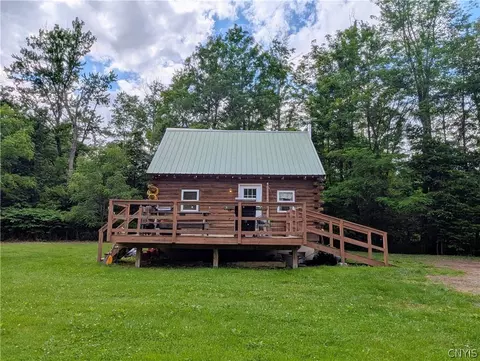 55 Castor Rd, Albion, NY 13142