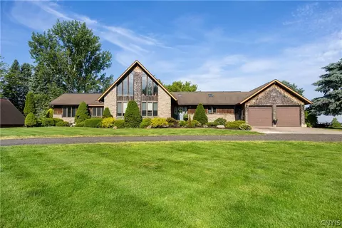 Exterior - 6029 Devoe Rd, Camillus, NY 13031 photo 3 of 4