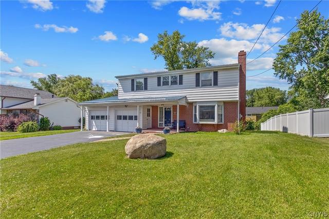 27 Mcintosh St, Clay, NY 13090