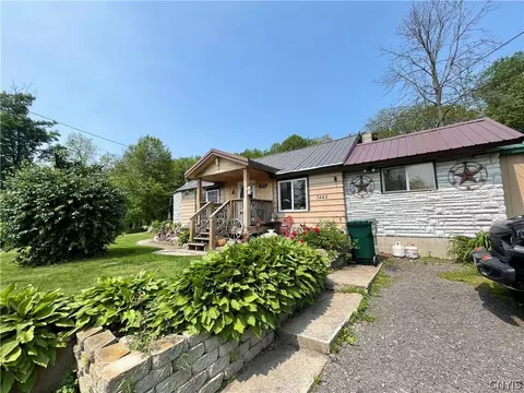 3442 County Route 57, Volney, NY 13126