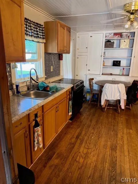 Kitchen - 29 Columbia St, German Flatts, NY 13407 photo 4 of 6