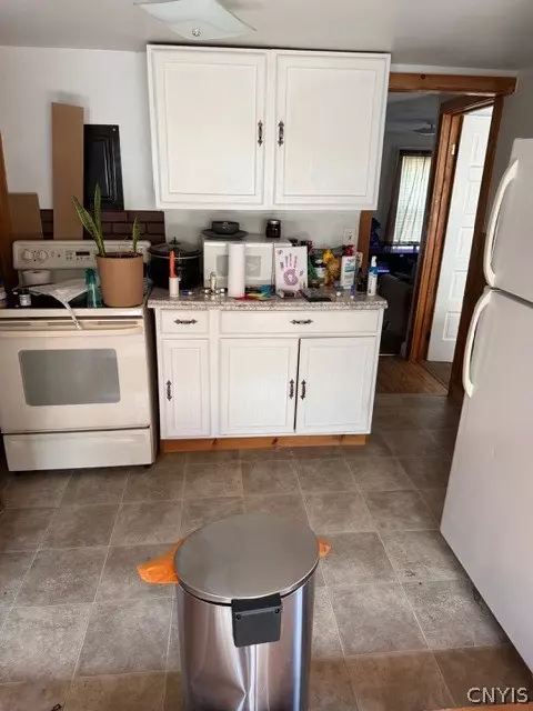 Entry Way - 29 Columbia St, German Flatts, NY 13407 photo 6 of 10