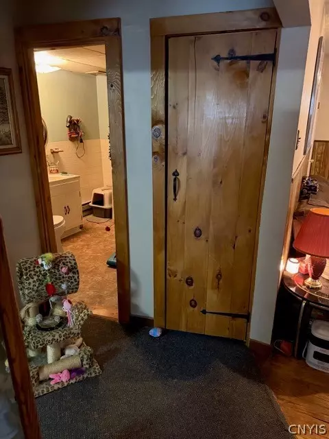 Entry Way - 29 Columbia St, German Flatts, NY 13407 photo 3 of 10