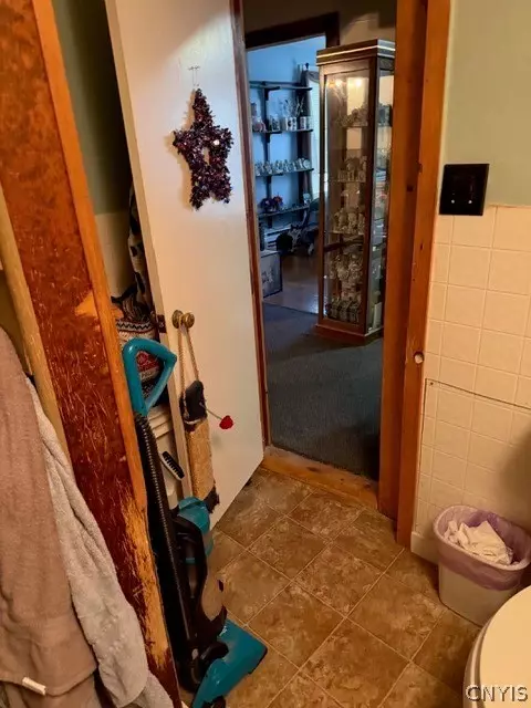 Entry Way - 29 Columbia St, German Flatts, NY 13407 photo 4 of 10