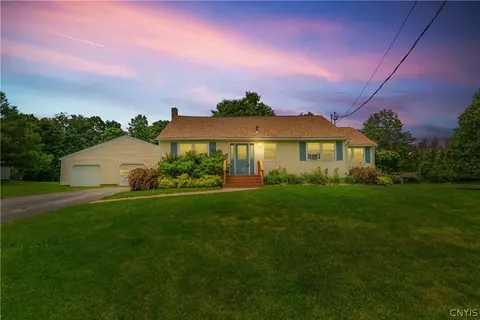 3225 Groth Rd, Lafayette, NY 13084