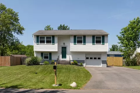 4748 Freestone Rd, Liverpool, NY 13090