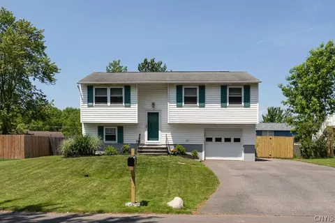4748 Freestone Rd, Liverpool, NY 13090